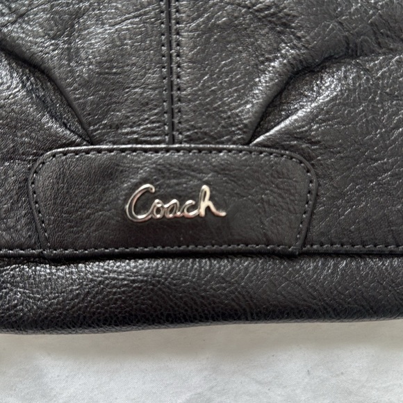 Vintage Coach Pleated Leather Wristlet - Picture 2 of 8